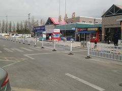 -辽河服务区-停车场