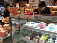 面包甜点陈列柜-皇家美孚·蛋糕外送(东部佳世客店)