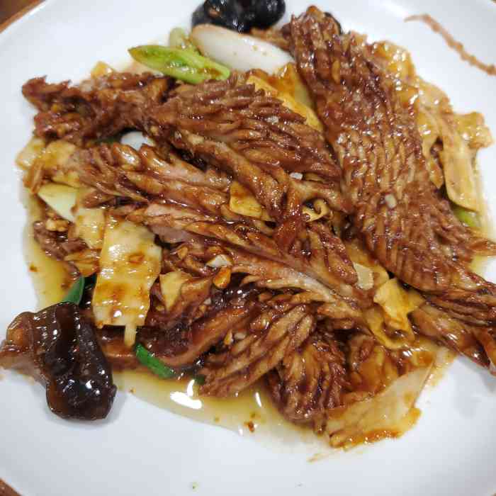 芳袭人老菜馆-"济宁本地老菜馆,菜做的不错,很符合本地人.