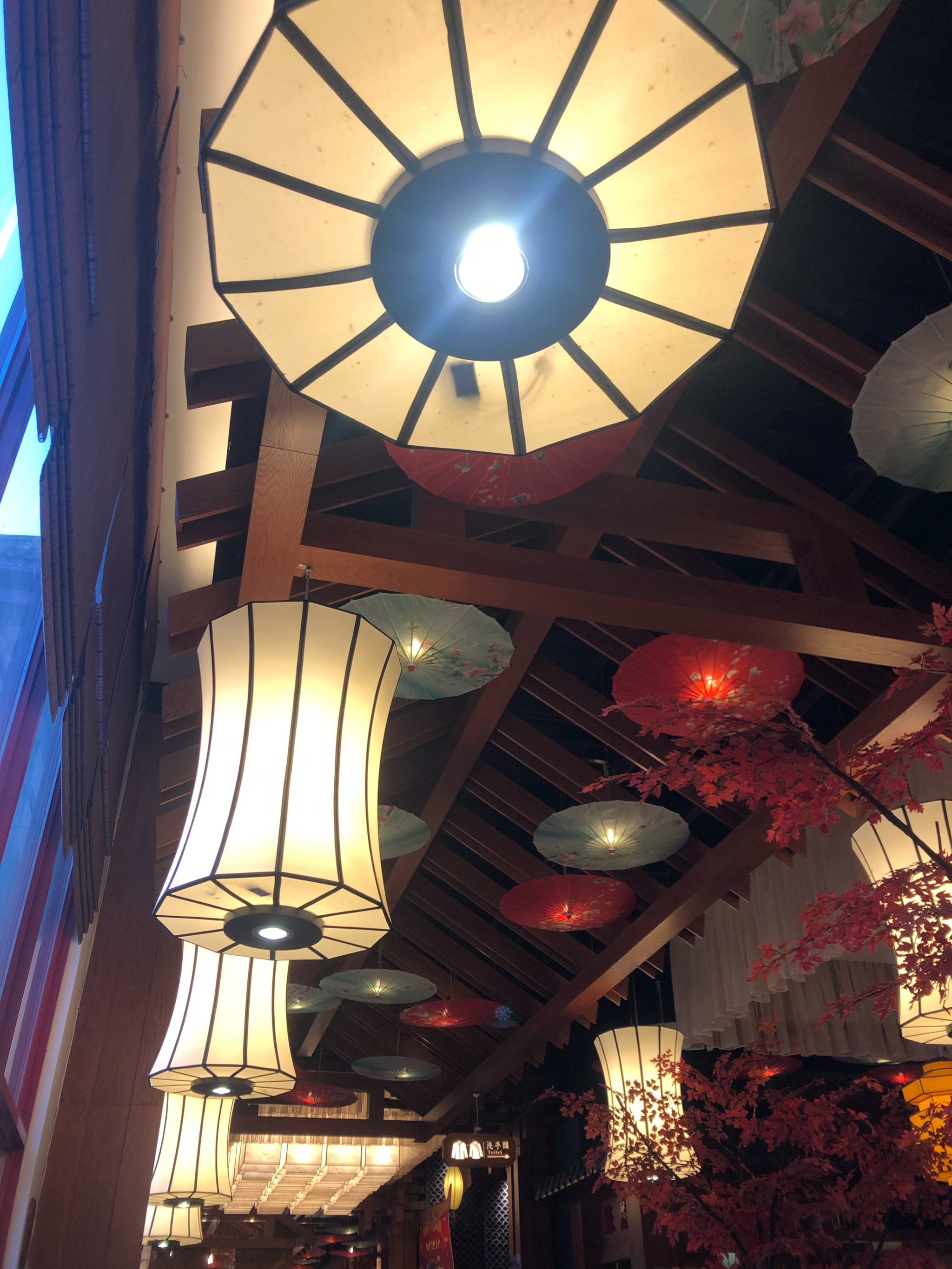 店面很大,据说是湘菜大师许菊云指导的店,-大众点评