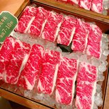 会有专门人帮忙烫火锅从先前喝鸡汤开始