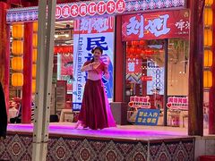 -刘姐啤酒鱼民族演艺餐厅(西街总店)