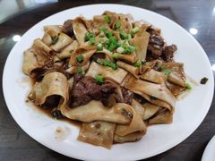 -壹阁胡羊焖饼(特色小吃街店)