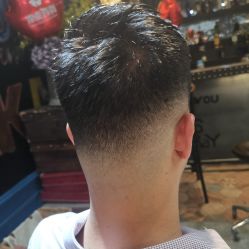 -侨治发型