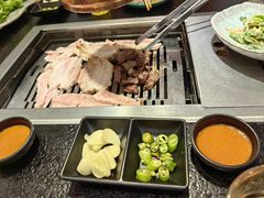 -臻牛烤肉