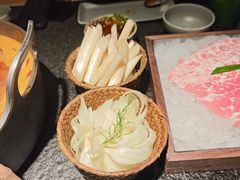 -三出山火锅(南京万象天地店)