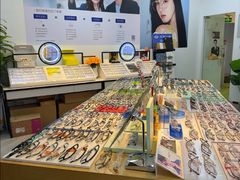 -天空之镜眼镜店蔡司依视路配镜授权零售店(望京颐堤港店)