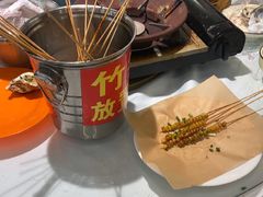 -刘姐啤酒鱼民族演艺餐厅(西街总店)