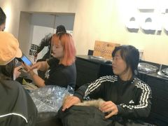 -阿迪达斯(武林银泰三叶草店)