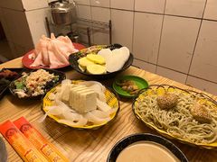 -洞庭洲·防空洞火锅·烧烤·铜锅涮肉(新百广场店)