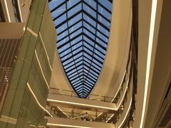 -上海滴水湖皇冠假日酒店