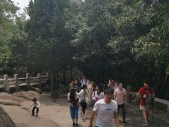 -灵岩山风景区