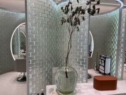 -Meng Lang 梦郎白金店