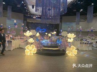 1.首先宴会厅要赞一下，每一个细节每一步都是按照我的