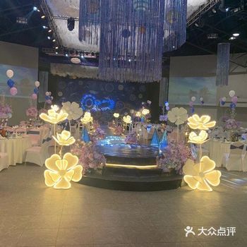 1.首先宴会厅要赞一下，每一个细节每一步都是按照我的
