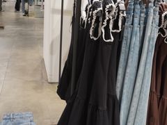 -URBAN REVIVO(上海中庚漫游城店)
