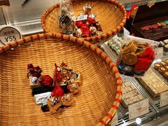 -VENCHI 闻绮(上海佛罗伦萨小镇店)