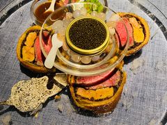 惠灵顿牛排-弦月窗LUNETTE BY AMANDA(复兴路店)