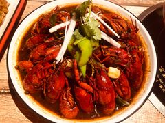 -虾弄弄海派小龙虾·牛羊蝎子火锅