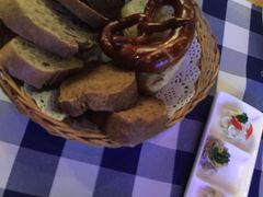 -皇冠自酿啤酒坊(中国红街5号楼店)