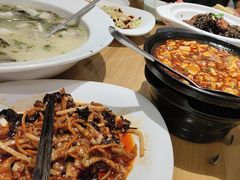 -严记小天府酸菜鱼(西四路店)