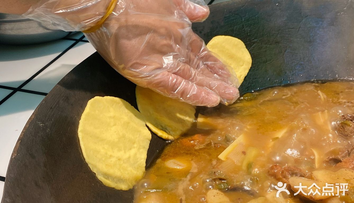 围着热气腾腾的锅也太食欲了吧