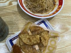 -魔都三兄弟酸辣粉·蘸卤炸串(虹桥万科店)