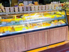 面包甜点陈列柜-赞记龙凤礼饼(广州市二宫向群宾馆店)