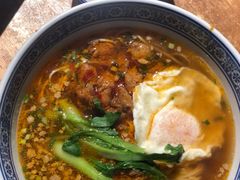 辣肉面-沪西老弄堂面馆(定西路店)