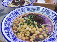 -渝之汇牛肉豌杂面