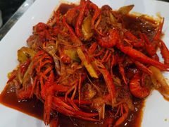 黄焖龙虾-百味手拨龙虾馆(愚园路店)