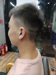 -首脑美发沙龙