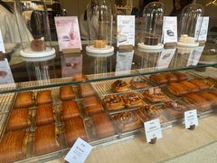 -VERIE BAKEHOUSE