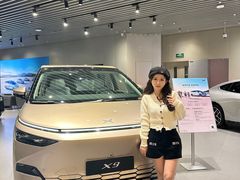 -小鹏汽车体验中心(苏州龙湖狮山天街店)