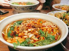-爆炸头阿姨小四川正宗川味小吃(无任何分店)