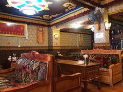 -嘎咓讓咘藏餐厅(团结新村店)
