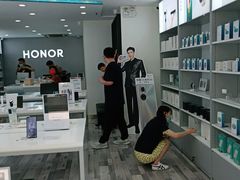 -荣耀授权专卖店(黄浦浙江中路店)