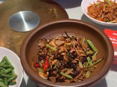 -阿瓦山寨·湘菜现炒·剁椒鱼头王(咸阳总店)