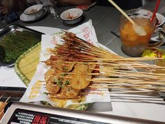 -顶峰夜宴·龙虾烧烤大排档(九江学院店)