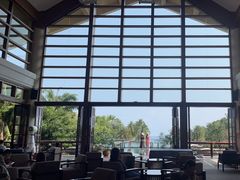 -亚龙湾喜来登·美景台大堂吧