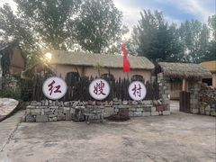 -雪山彩虹谷景区