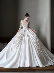 -衣贝姿婚纱礼服馆