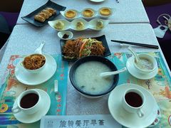 -亚洲国际大酒店·云顶阁旋转自助餐厅