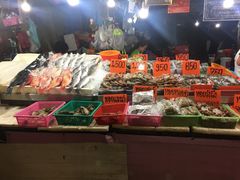 -拉威海鲜市场