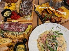 -Mark&Mars Restaurant