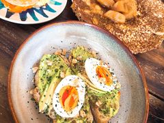 牛油果煮蛋吐司-RAC BAR(安福路店)