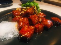 红酒泡沫牛仔粒-荟廷·晶萃(陆家嘴尚悦湾店)