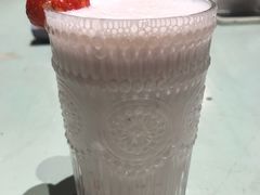 草莓酸奶-雕刻时光咖啡馆(北师大店)