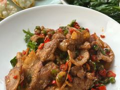 -嫩芽 ·地道重庆菜(十八梯露台夜景店)