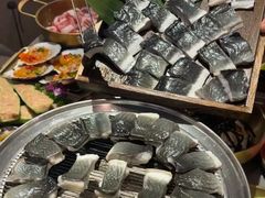 -围炉肉舍•炭烤活鳗•丹东海鲜烤肉(步行街店)
